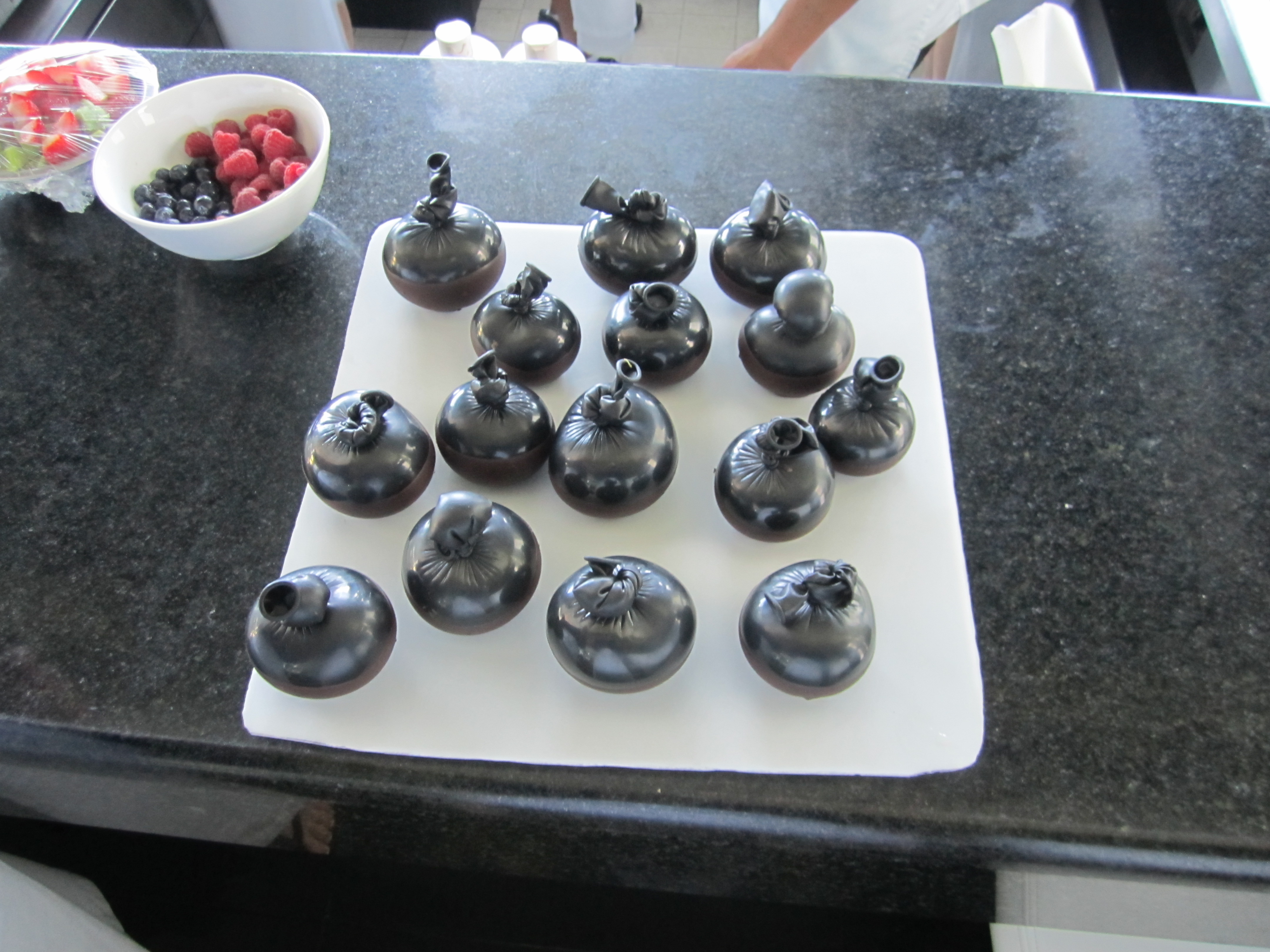 Chocolate cups from ballons Chocolate cups from ballons