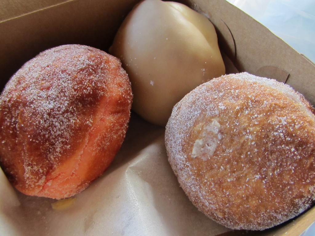 Kona to Volacano National Park - Punalu'u Bakery Malasada Kona to Volacano National Park - Punalu'u Bakery Malasada